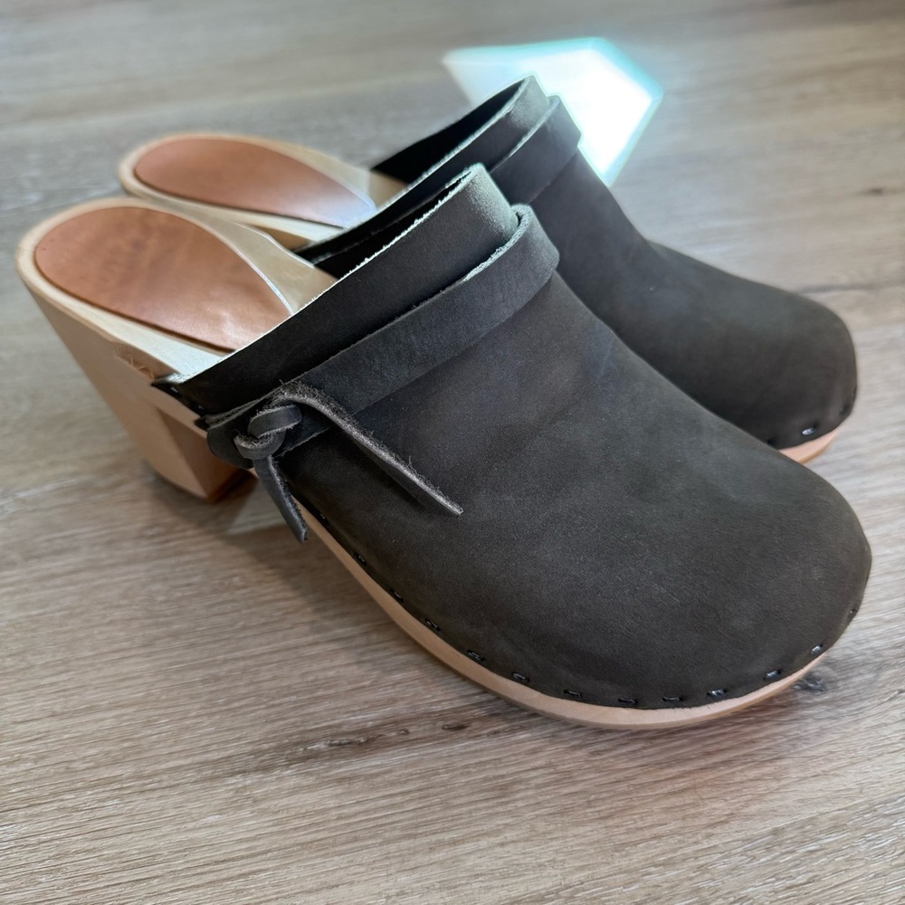 BRYR | Charlotte High Heel in Charcoal Nubuck, Size 40